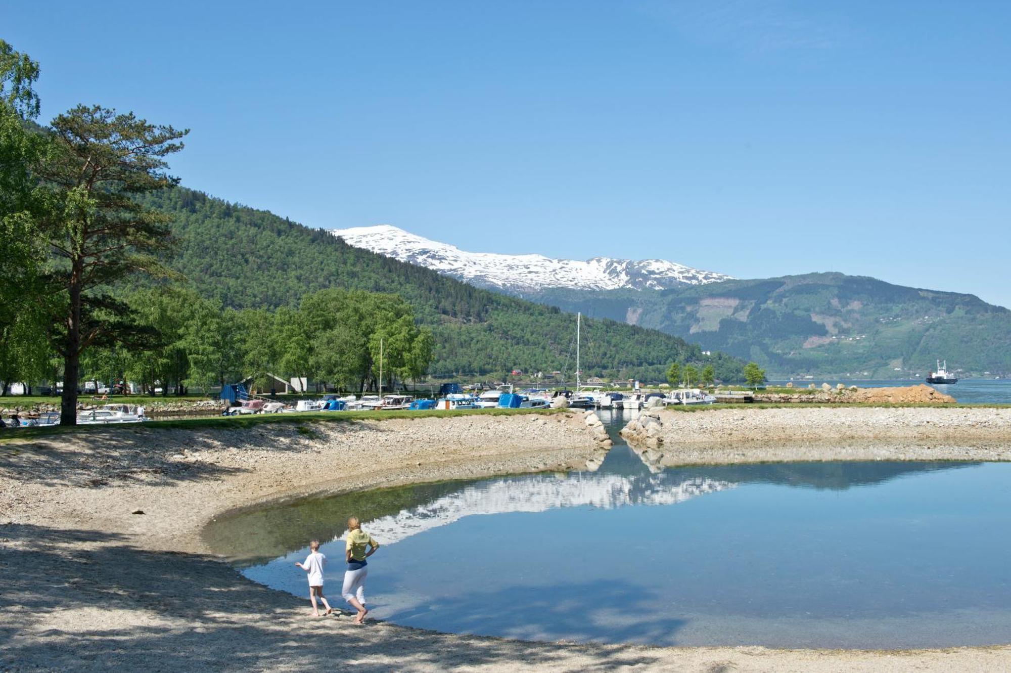 Hotel Kinsarvik Camping Esterno foto